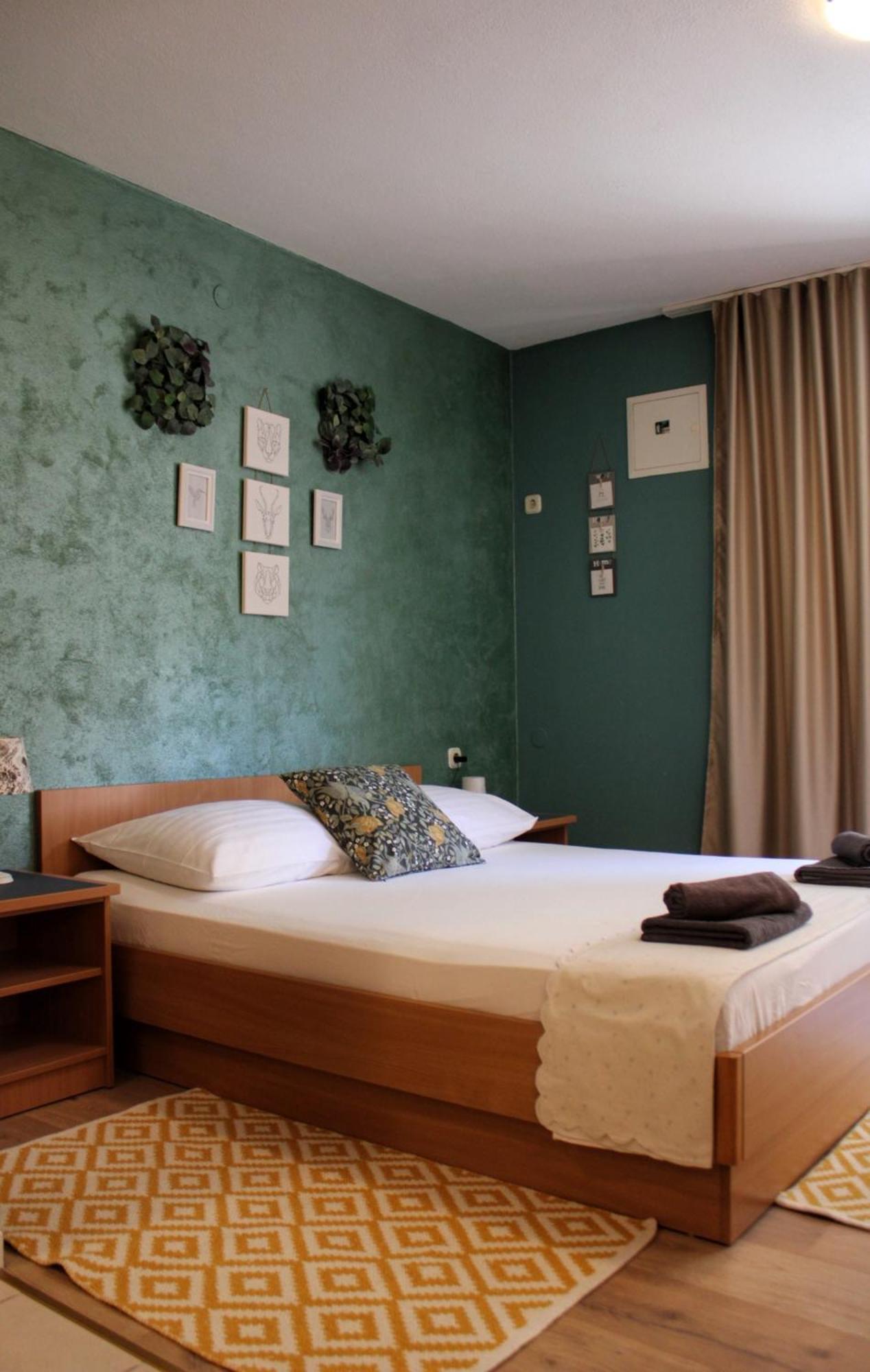 Studio Laura-Spacious Studio On The Main Beach Makarska Exterior photo
