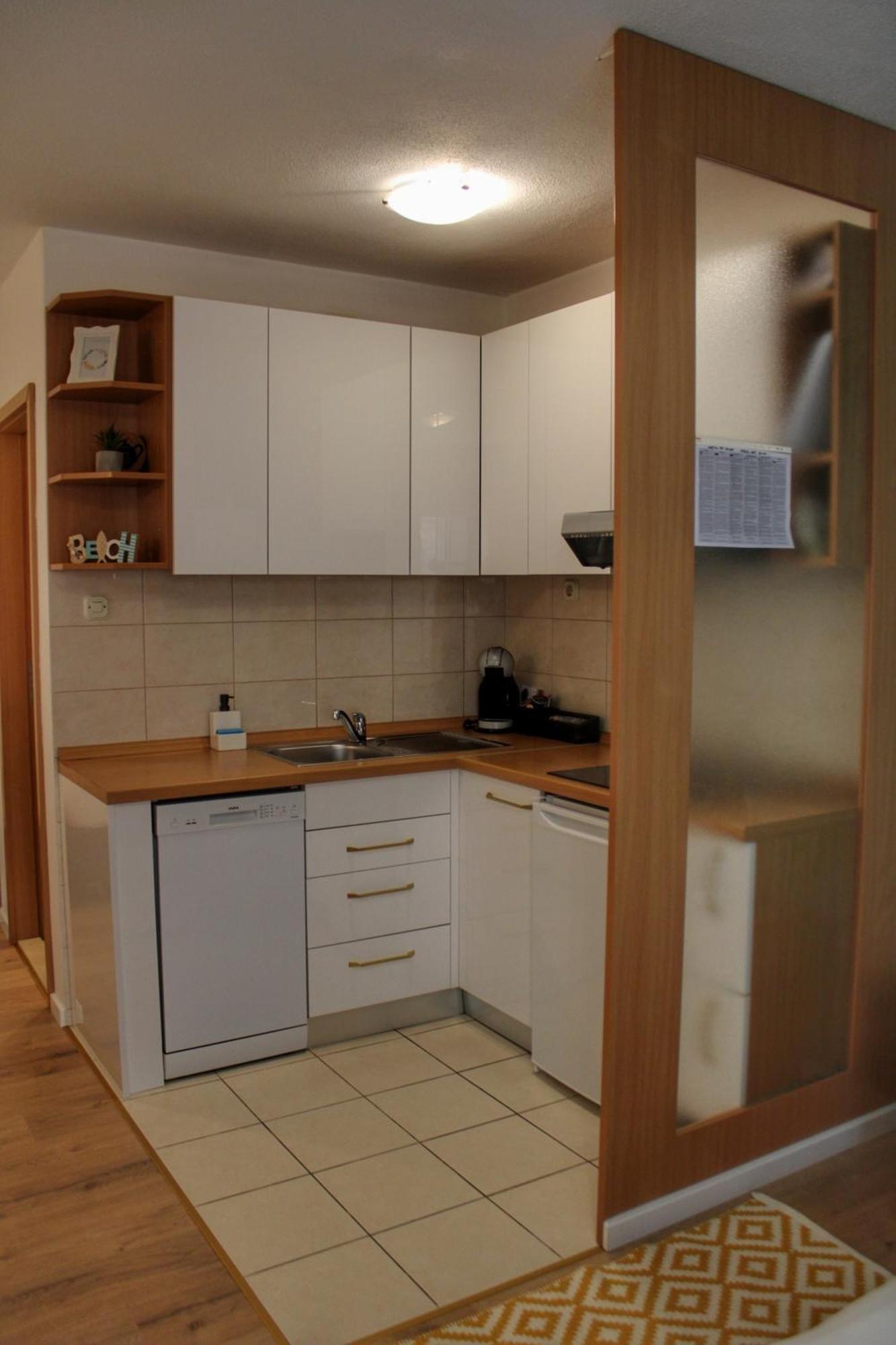 Studio Laura-Spacious Studio On The Main Beach Makarska Exterior photo