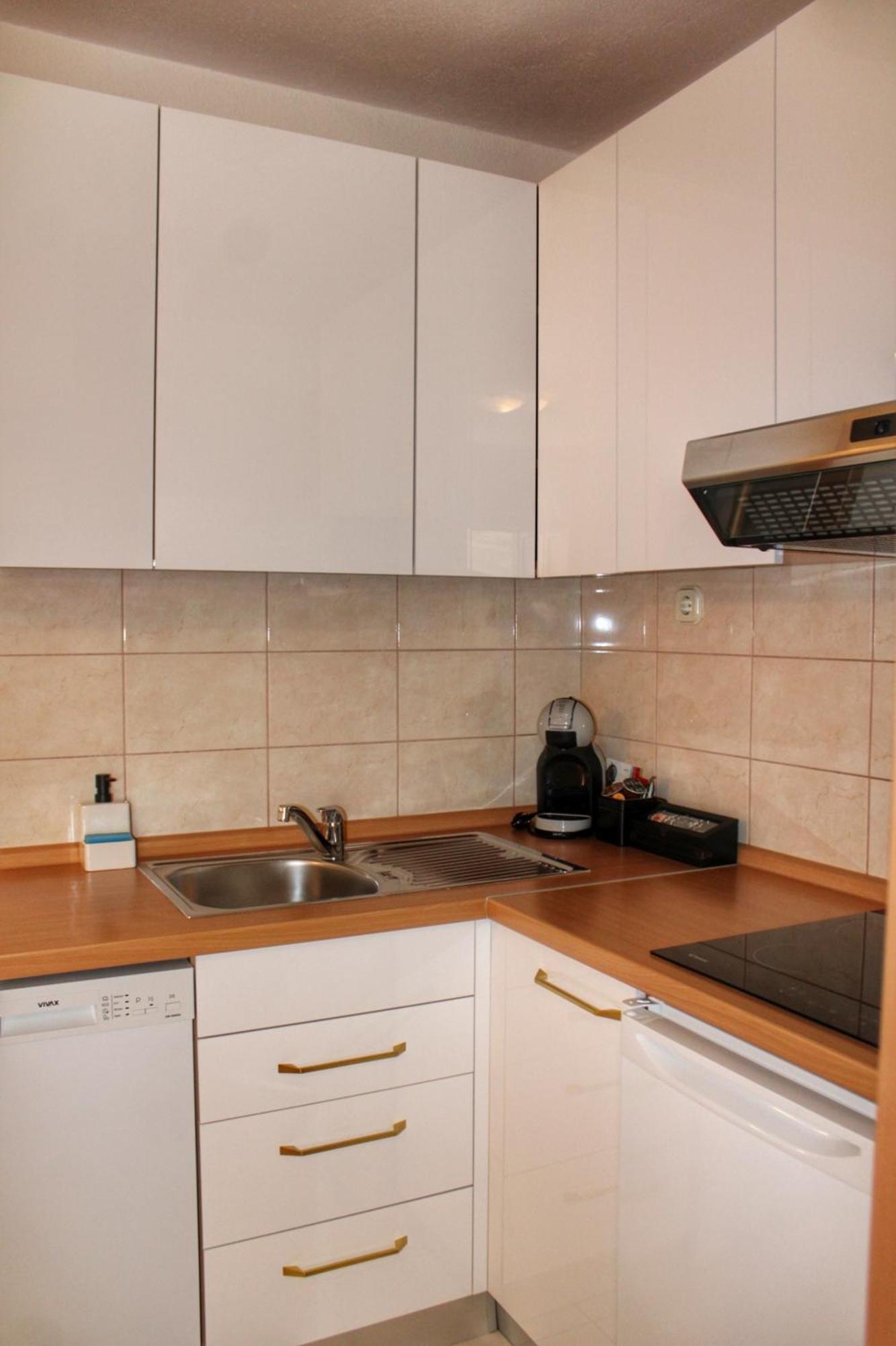 Studio Laura-Spacious Studio On The Main Beach Makarska Exterior photo