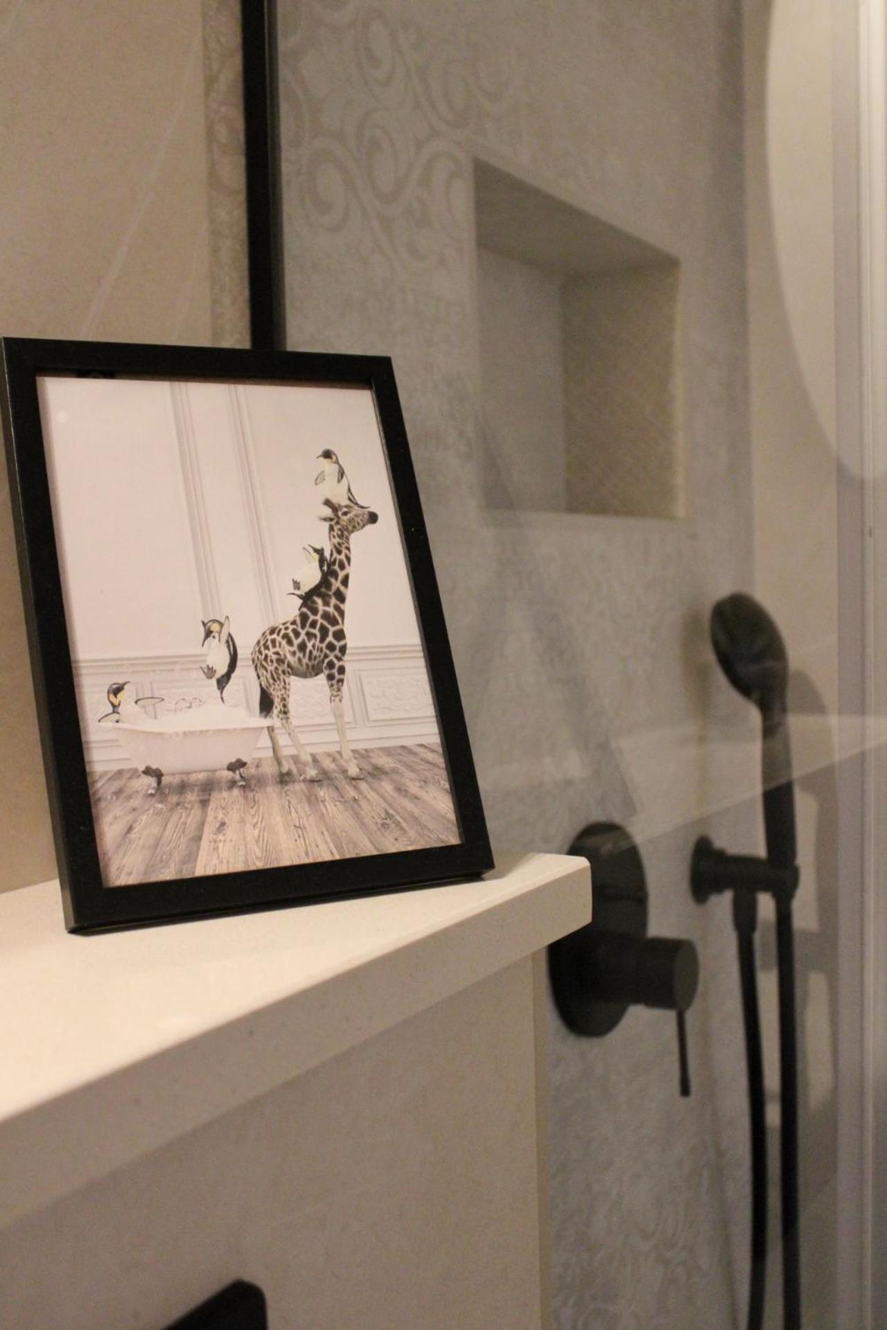 Studio Laura-Spacious Studio On The Main Beach Makarska Exterior photo